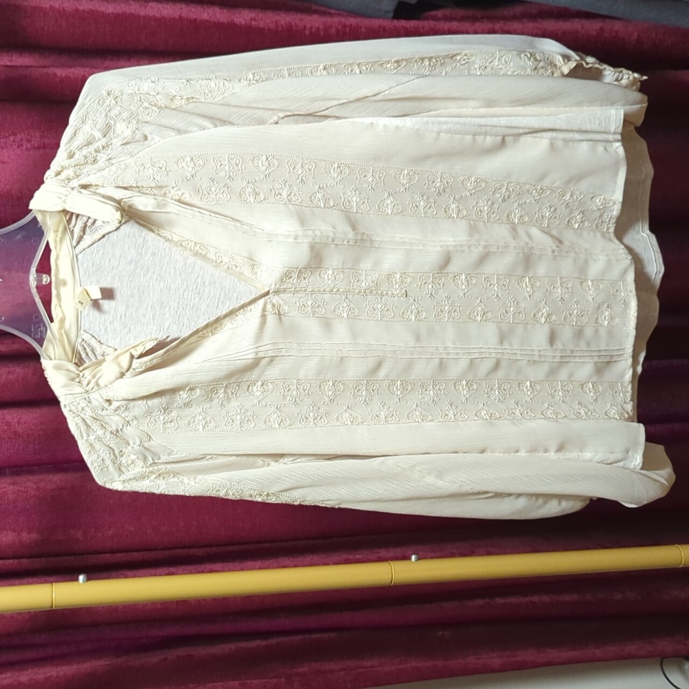 Anthropologie Tiny top Size Medium